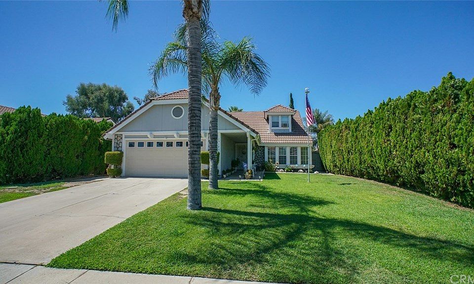 2nd image of 15121 Calle Renfro