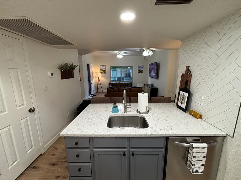 100 E Fillmore St #135 — Photo 6