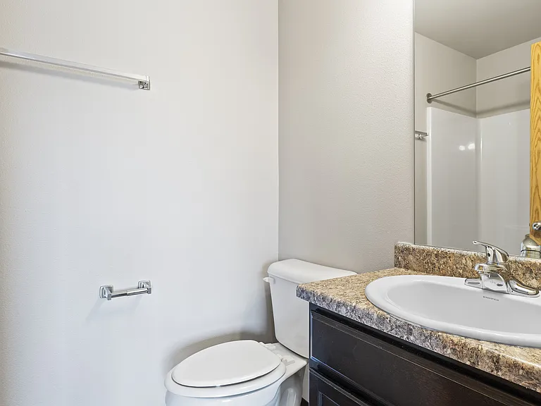 Bedroom 1 En Suite Bathroom