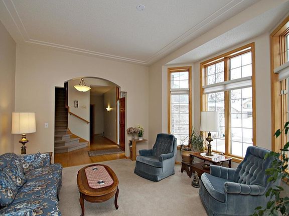 Great sitting room or formal dining room.  Racetrack ceilings as well as an inset in the wall for your hutch.  Lots of natural light and 10 foot ceilings