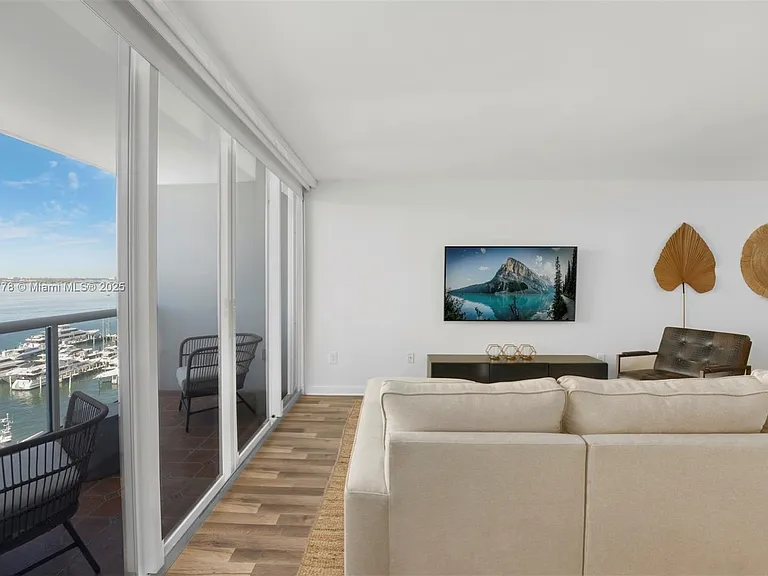 1800 Sunset Harbour Dr #1208 — Photo 13