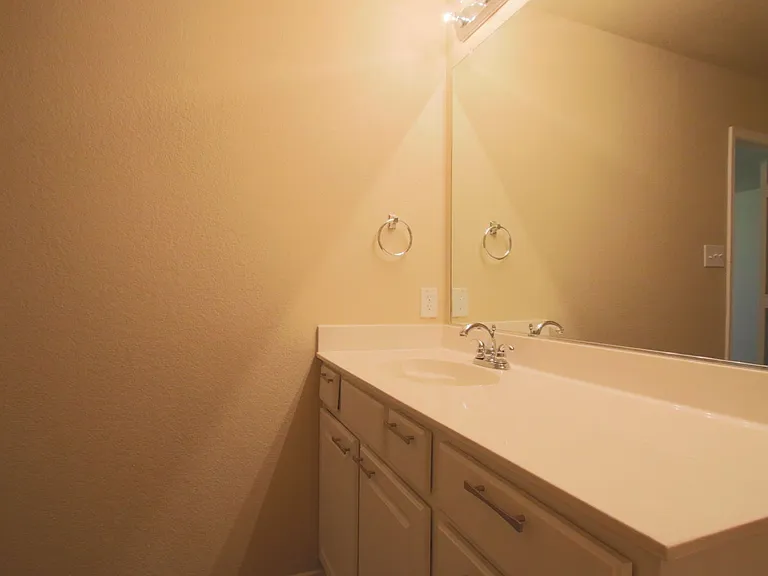 557 Winbridge Ln — Photo 14