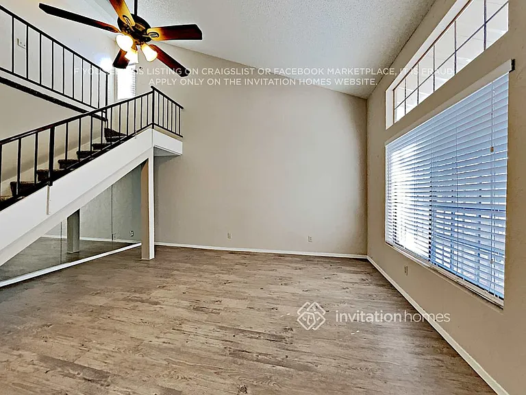 122 Elegante Way — Photo 4