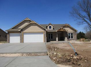 1006 E North Crest Rd, El Dorado, KS 67042