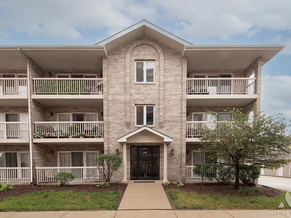 6644 W 65th St APT 2N, Chicago, IL 60638