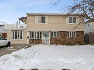 220 Elmwood St, Valley Stream, NY 11581