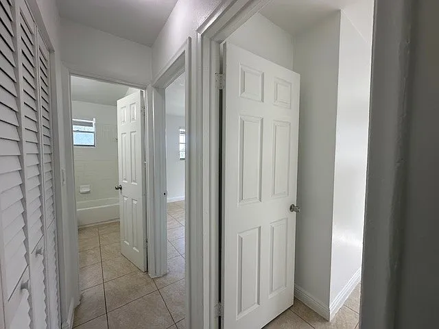 5621 SW 36th Ct — Photo 10