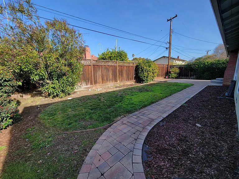 1013 Tulip Dr — Photo 18