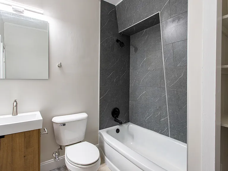 18 Fitzhenry Sq #11 — Photo 9