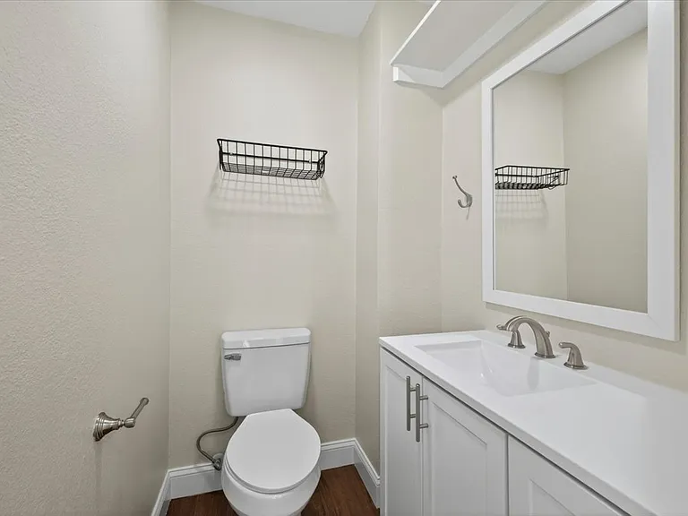 14668 Blakehill Dr — Photo 80