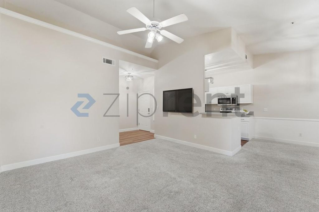 9600 N 96th St APT 212, Scottsdale, AZ 85258