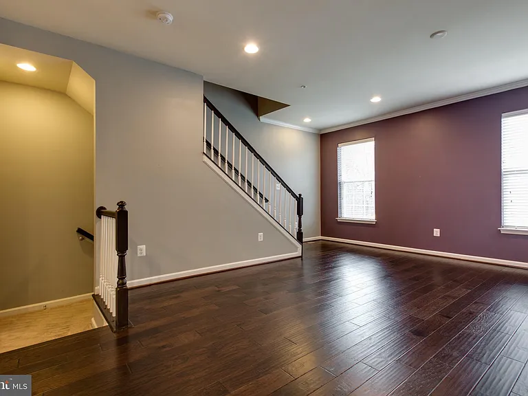 1314 Hawthorn Dr — Photo 11