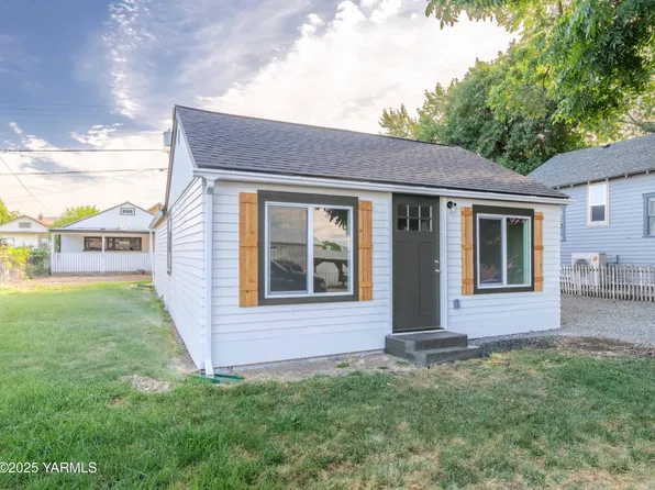 109 E Yakima Ave, Moxee, WA 98936