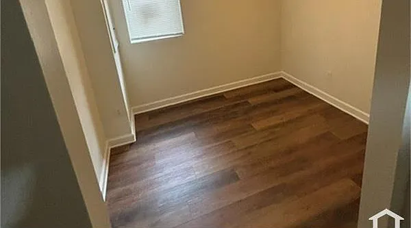 4404 Banks Pl NE — Photo 24