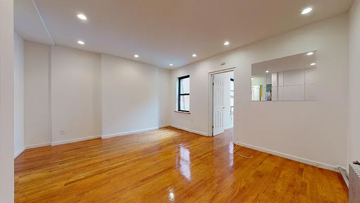 Rented by Bond New York | media 20