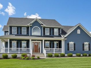 5 Rolling Meadow Rd, Lebanon, PA 17046