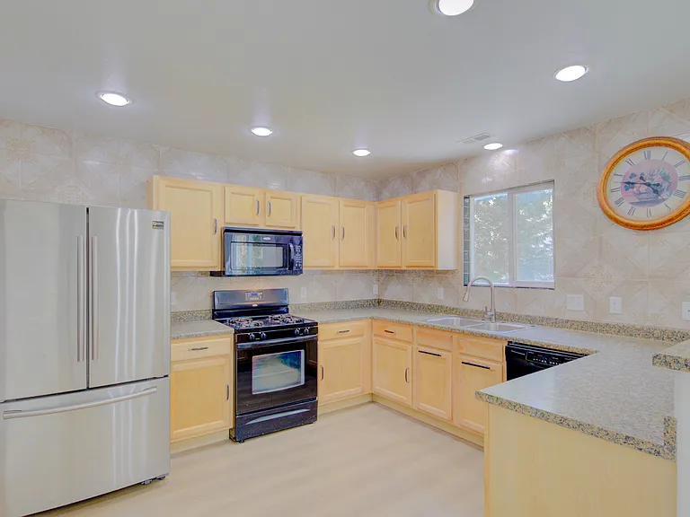 1153 W 400 S — Photo 18