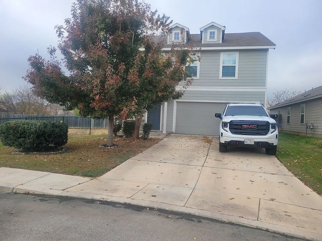4 bed, 3.0 bath, 1703 sqft, $1,900 — Photo 2