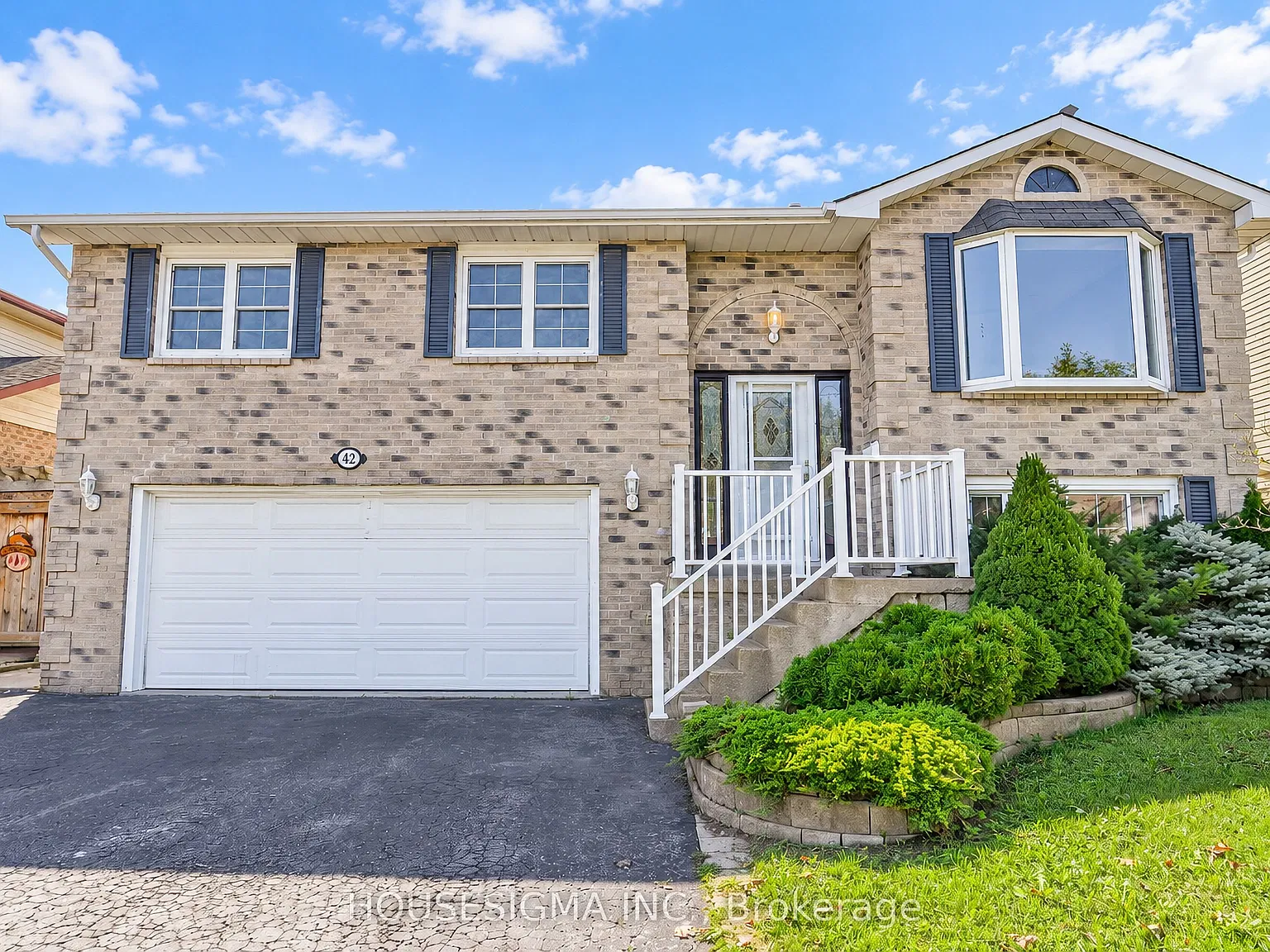 3 bed, $2,500 — Photo 2