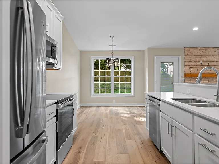 1562 Lincoln Ave — Photo 16