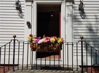 38 Pelham St, Newport, RI 02840