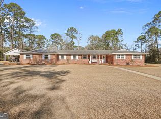 548 S 5th St, Jesup, GA 31545