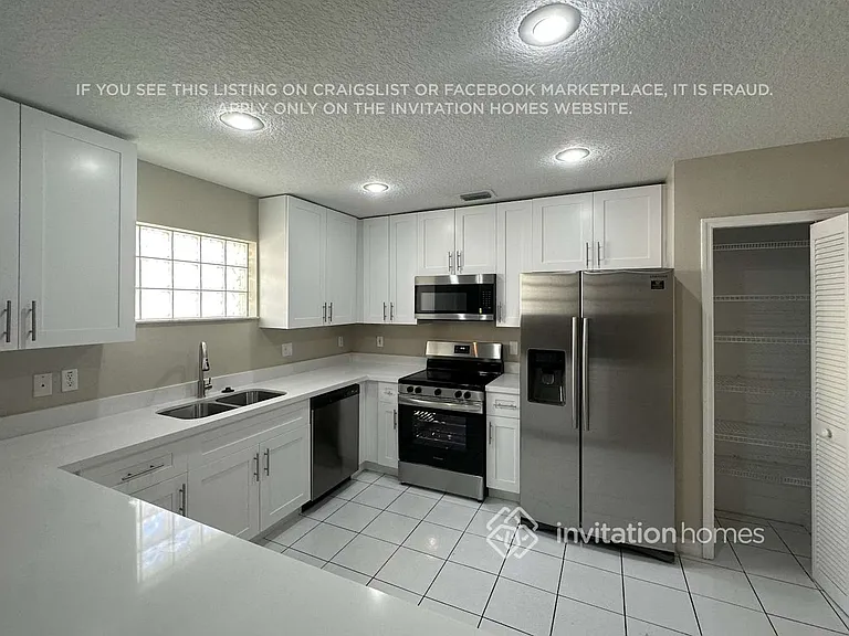 8301 NW 194th Ter — Photo 8