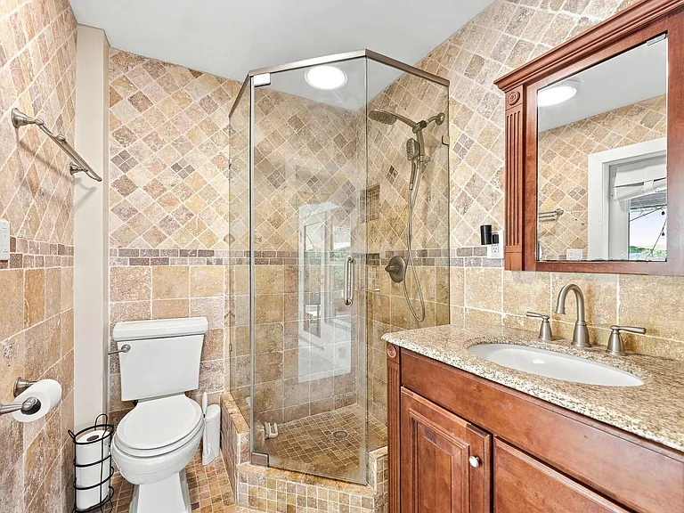 351 SW 13th St — Photo 18