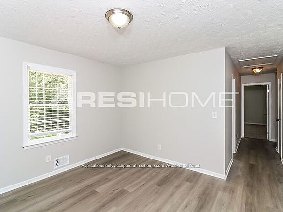 5th image of 3896 Willowbrook Dr