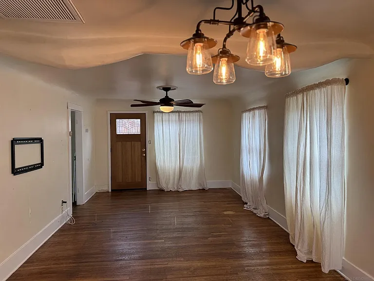 3669 Swift Ave — Photo 11