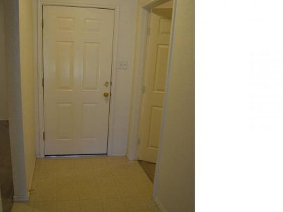 3rd image of 5404 Silverton Dr
