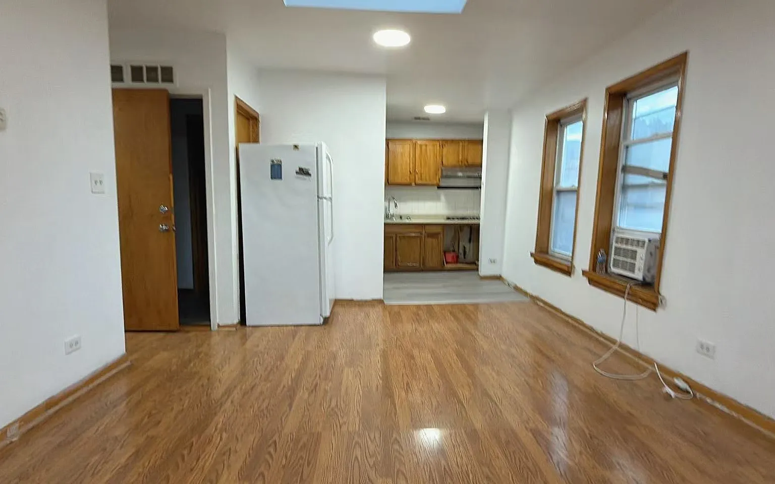 2 bed, $1,300 — Photo 4