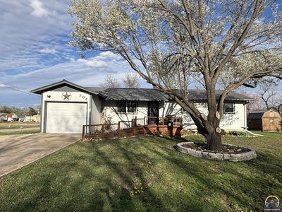 704 Locust St, Cottonwood Falls, KS, 66845