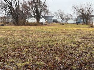 720 N 9th Ave E, Newton, IA 50208