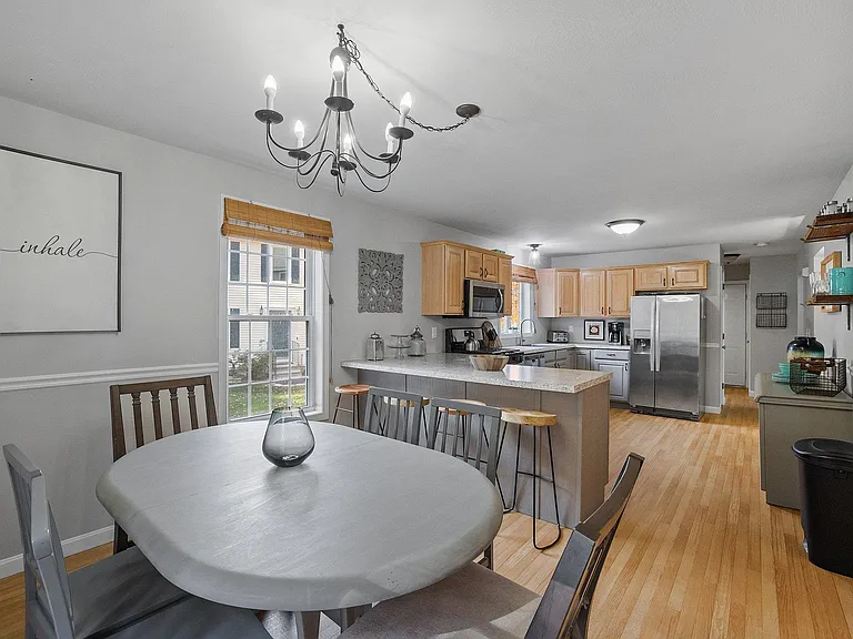 131 Forest Hill Way — Photo 2
