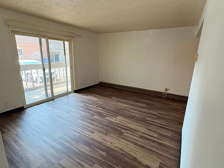 230 W Broadway St — Photo 5