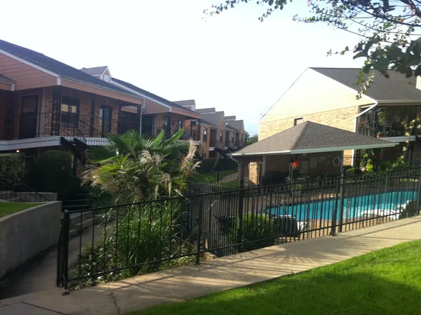 400 W South Town Dr, Tyler, TX