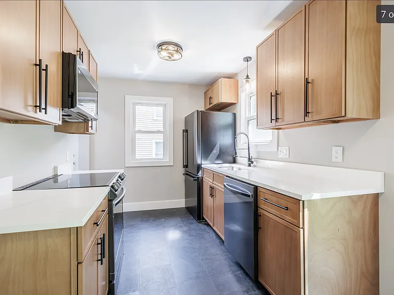 35 Briggs Ave — Photo 5