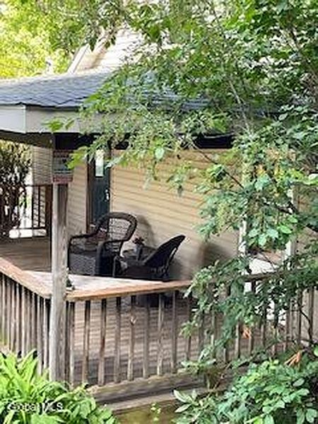 2nd image of 262 Lake Road