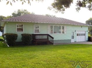 300 Sioux St, Hurley, SD 57036