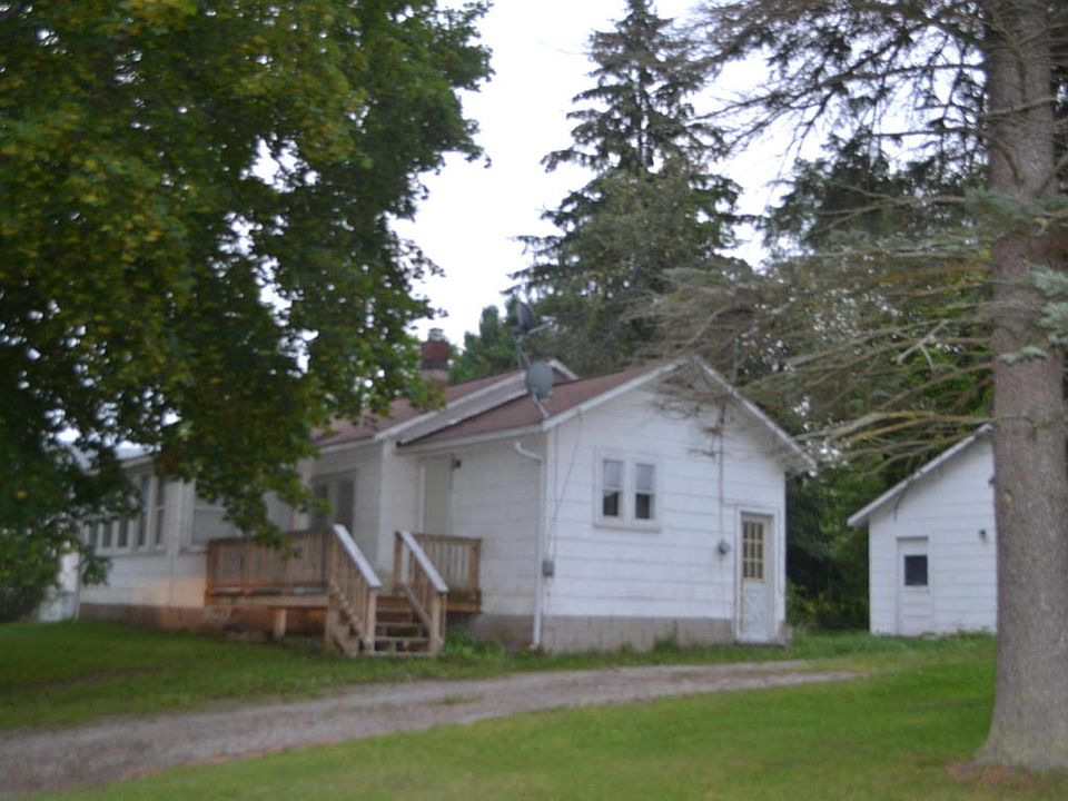 1st image of 220 Lynn St