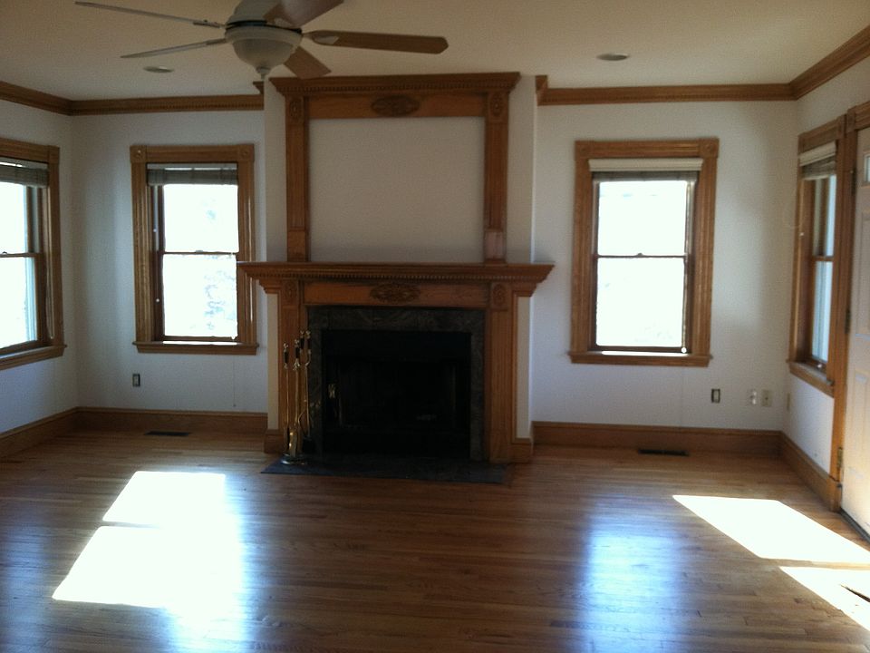 2nd image of 27 Wright St