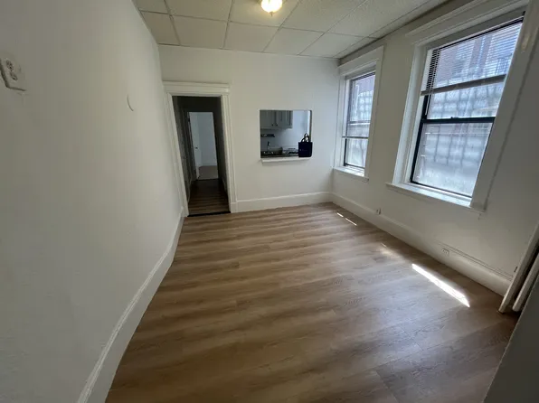 24 Phillips St, Boston, MA