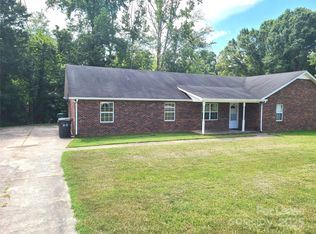 8149 Westbourne Dr, Charlotte, NC 28216