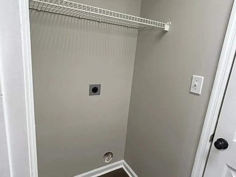 2741 Jacquelyn Ln — Photo 9