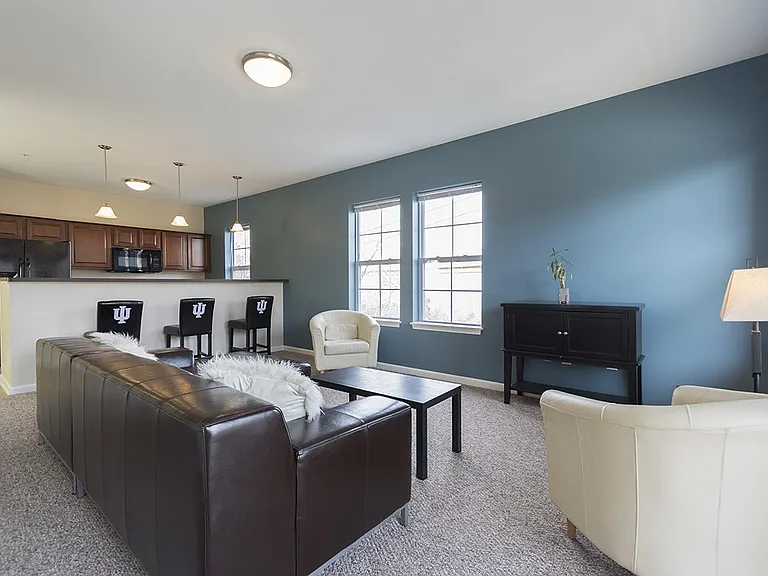 East Bay I Apartments — Photo 6