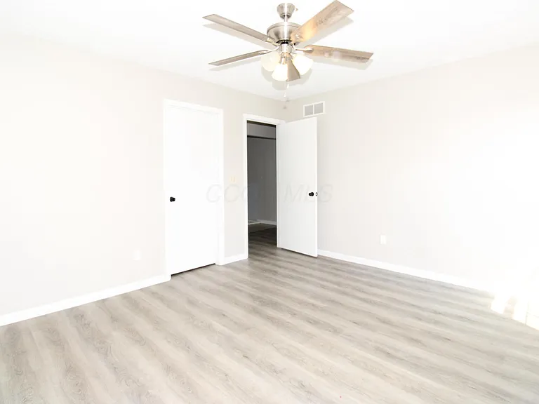 2515 Pressmen Dr — Photo 41