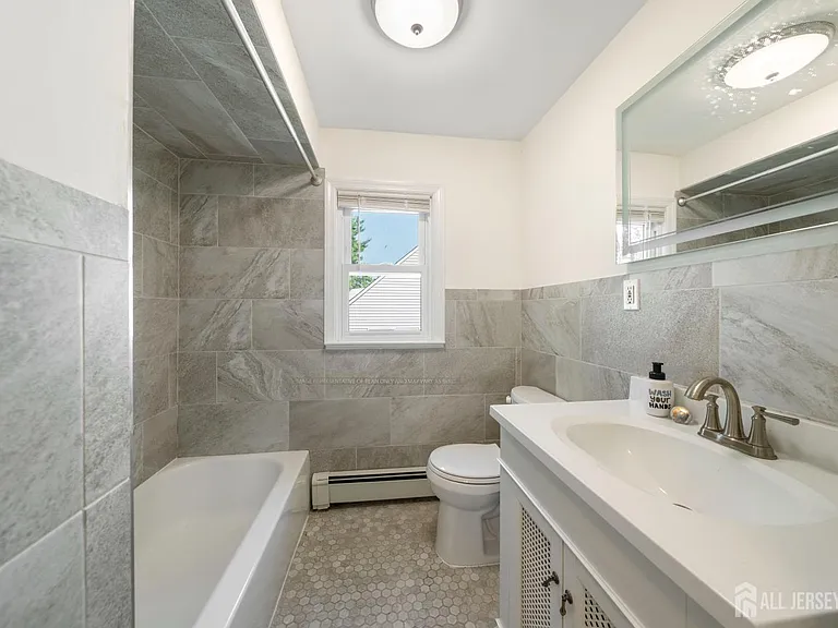 69 S Harrison Ave — Photo 10