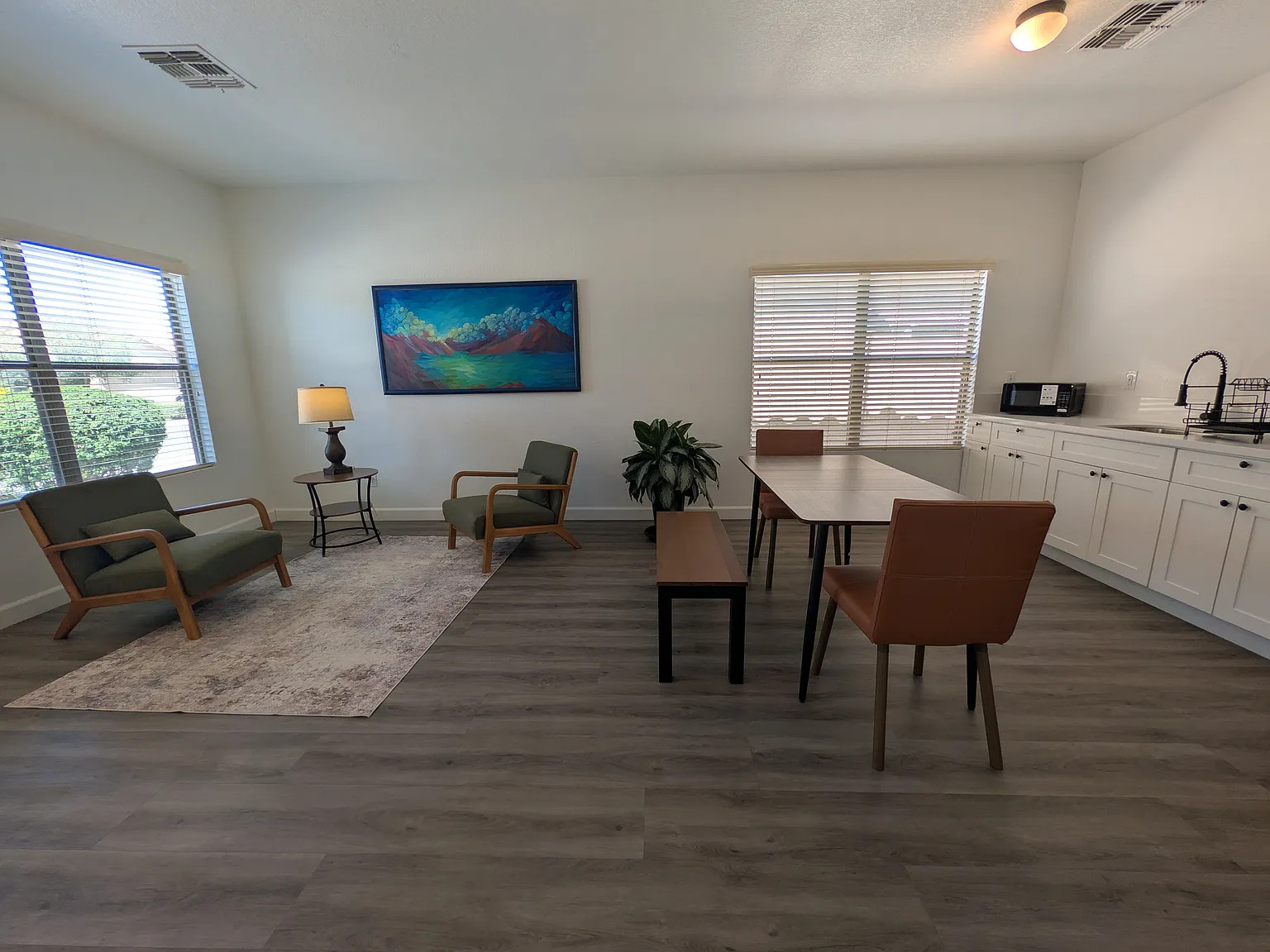 2 bed, 750 sqft, $1,520 — Photo 2