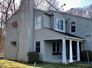 37 Stone Trl #A, North Providence, RI 02904